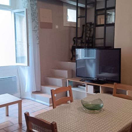 Appartement Pour 4 Personnes Dans Une Rue Tres Calme Saint-Laurent-le-Minier Luaran gambar