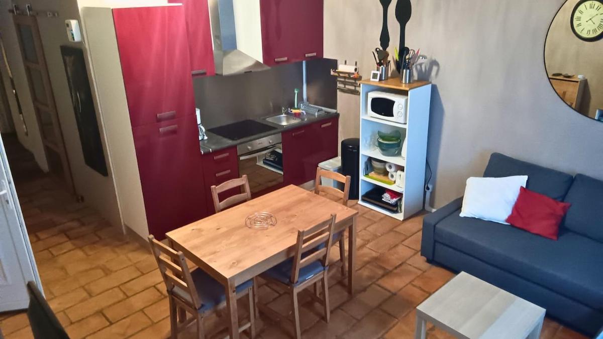 Appartement Pour 4 Personnes Dans Une Rue Tres Calme Saint-Laurent-le-Minier Luaran gambar