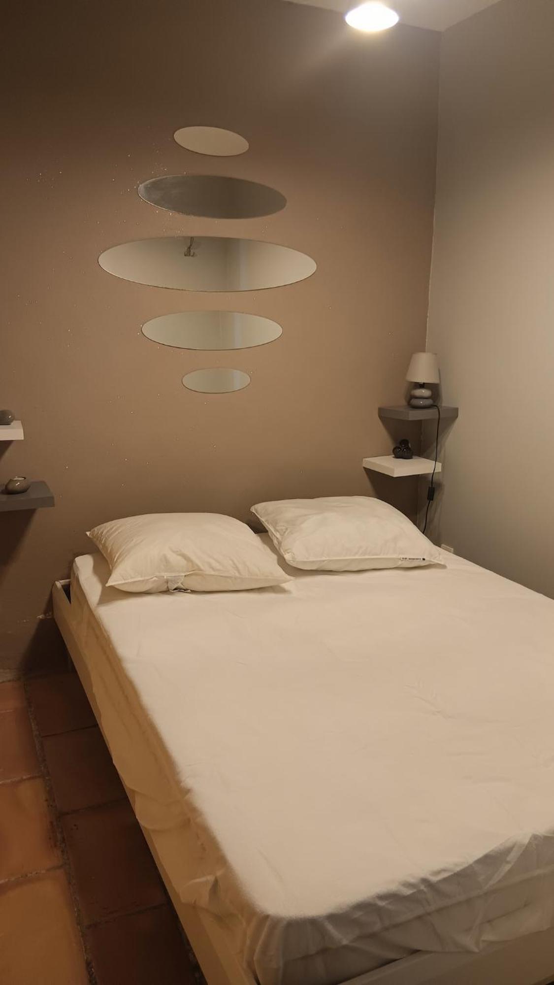 Appartement Pour 4 Personnes Dans Une Rue Tres Calme Saint-Laurent-le-Minier Luaran gambar